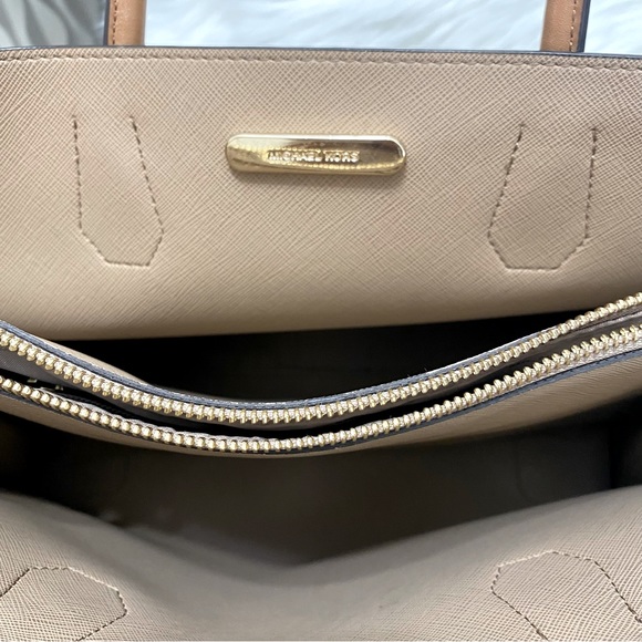 Michael Kors Studio Large Mercer Gold/Brown purse - Picture 5 of 16